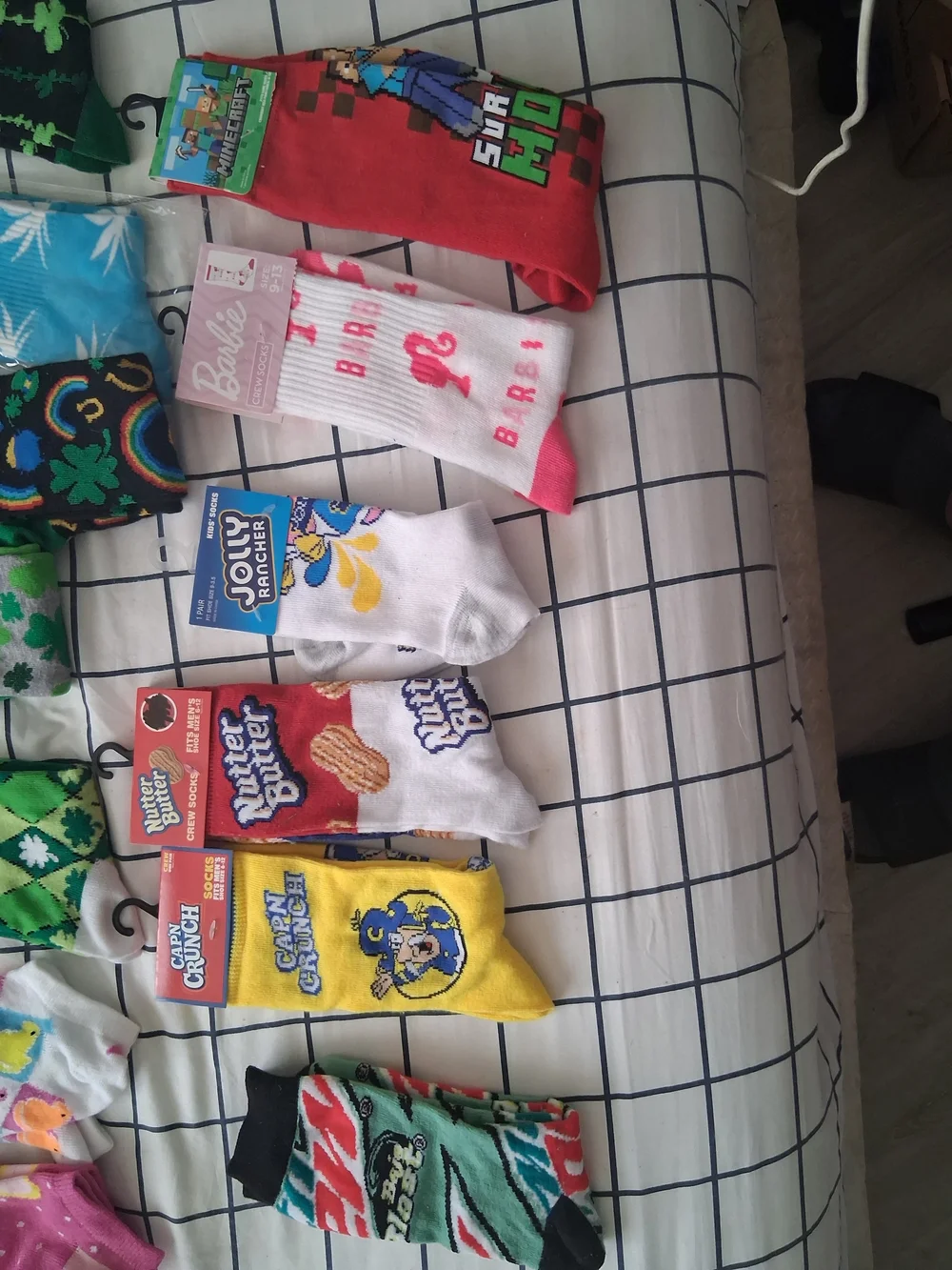 Assorted One-Piece Socks - NWT Disney Barbie Mtn Dew Bluey Peeps Etc. 5$ Or 2/6$